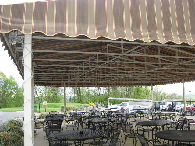 Dining Canopy at a golf course