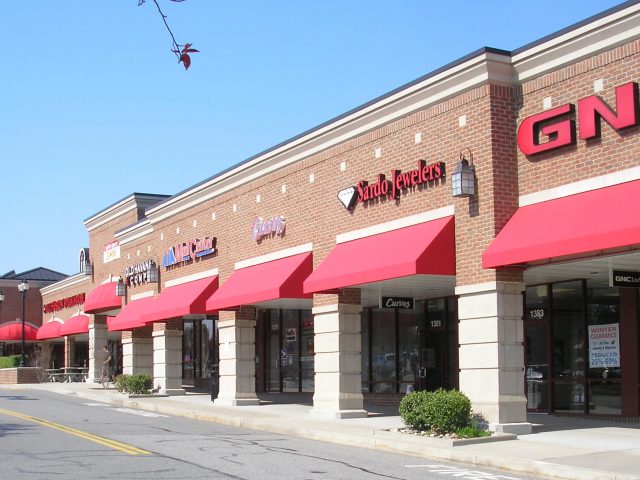 Shoppes at Dillworthtown Crossing - storefront awnings